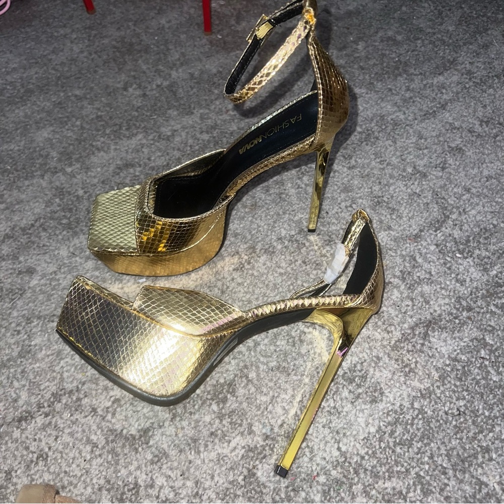 NEW GOLD SQUARE PEEP TOE PLATFORM STILETTOS